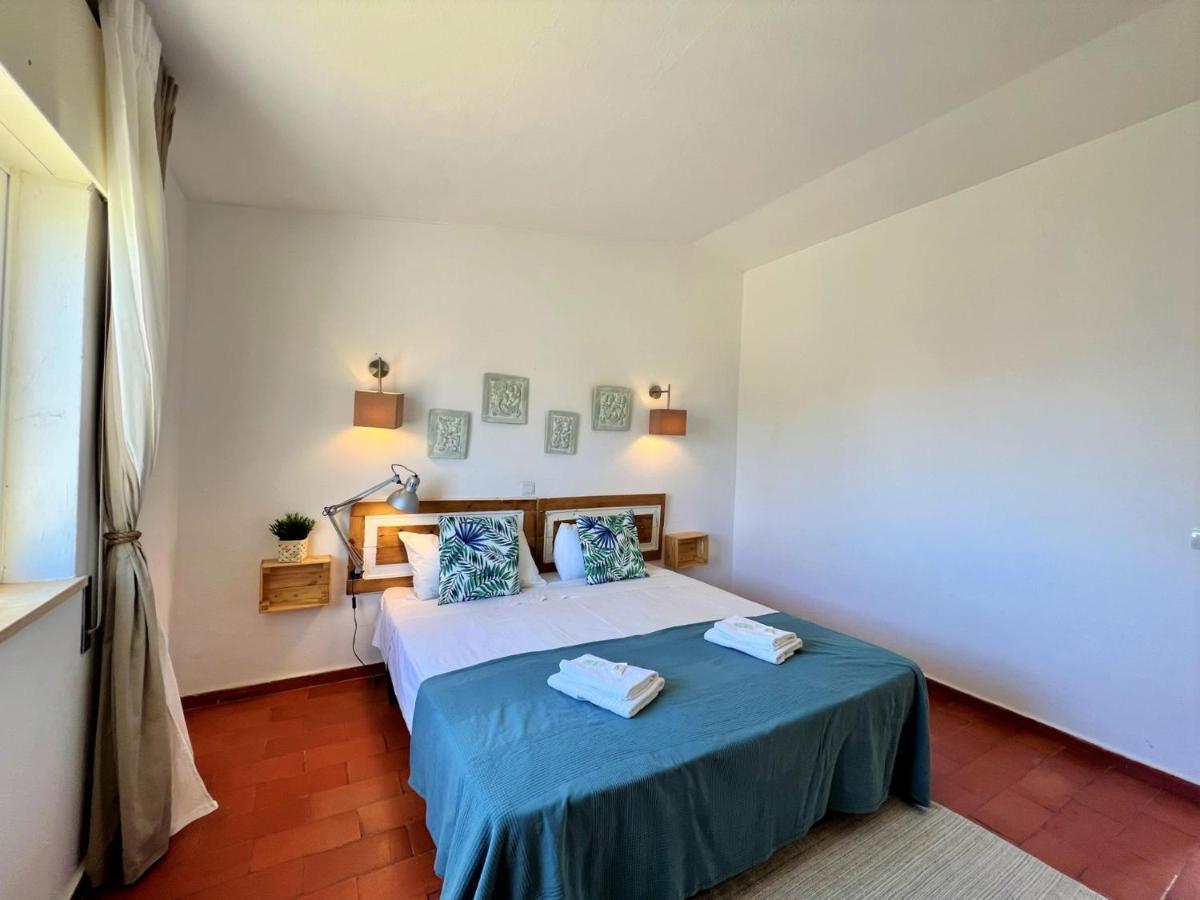 Armacao De Pera Twins 1 By Homing Apartment Ngoại thất bức ảnh