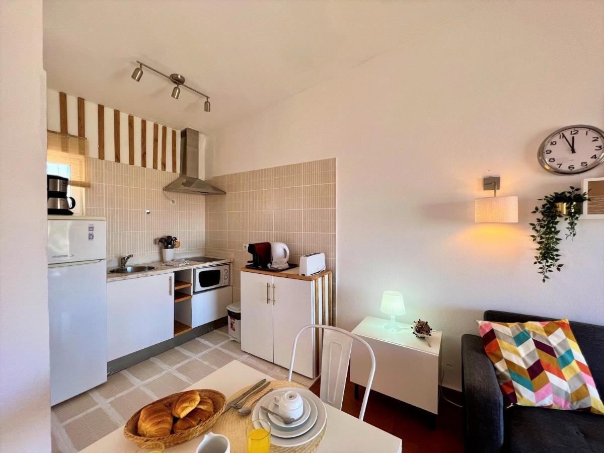 Armacao De Pera Twins 1 By Homing Apartment Ngoại thất bức ảnh